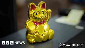Gordon Ramsay restaurant sees 477 lucky cat thefts