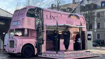 Was macht der pinke Bus auf dem Petrusplatz?