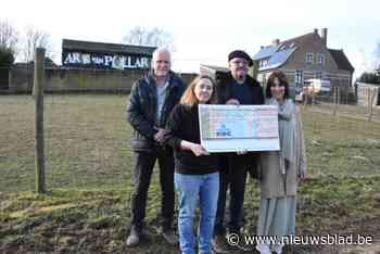 Vzw Baobab schenkt overblijvend geld aan twee dierenasielen: “Na mensen in nood, helpen we nu de dieren”