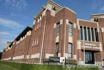 Middelbare school volledig ontruimd na bommelding, politie bezig aan sweeping