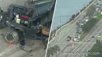 2 hurt, all lanes shut down in both directions after crash on MacArthur Causeway
