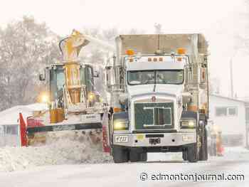 Lorne Gunter: Road-clearing bureaucrats need to recognize that Edmonton is a winter city