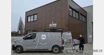 Elektrische zebra bus zorgt voor grote glimlach bij wijnliefhebber