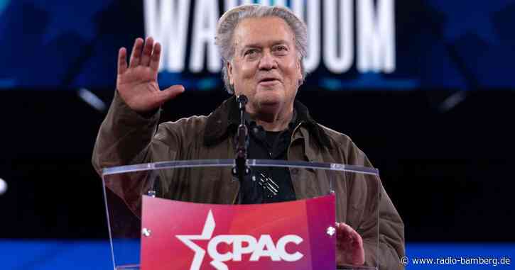 Bannon beendet Rede mit Hitlergruß-ähnlicher Geste