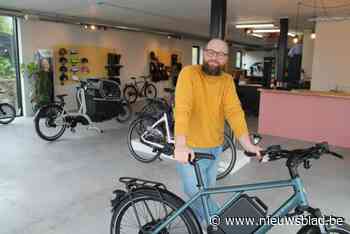 Van sleutelen aan kernreactoren naar fietsen herstellen, Dries gaat voor zijn passie en opent eigen winkel. “Vorige zomer nog naar de Noordkaap gefietst”