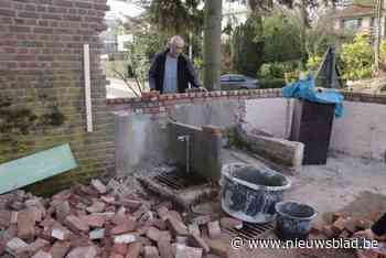 Stad laat muur van kerkhof herstellen: “Geen risico nemen voor voetgangers”
