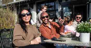Genieten van de eerste lentedag op het terras: ‘Dat mag wel even gevierd worden’
