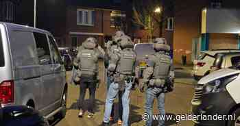 Dienst Speciale Interventies (DSI) valt woning in Nijmegen binnen na dreiging met vuurwapen