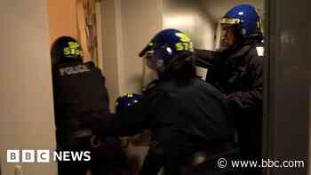 Two arrested in Dundee county lines raids