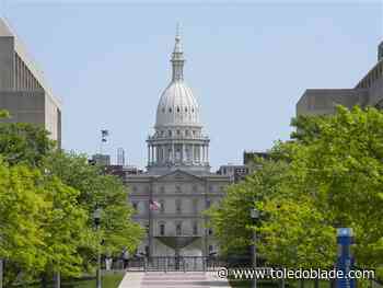 Michigan Gov. Whitmer agrees to limit wages for tipped workers amid minimum wage hike