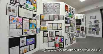 Hundreds join in at Dolphin centre to create giant doodle