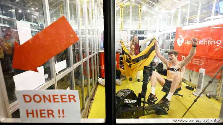 Na tien dagen roeien hebben studenten een wereldrecord te pakken
