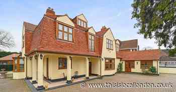 Inside the £2.5m Emerson Park home with SEVEN double bedrooms