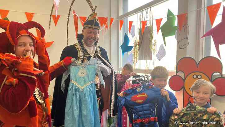 Een milieuvriendelijke carnaval met peukenzakjes en een geleende outfit