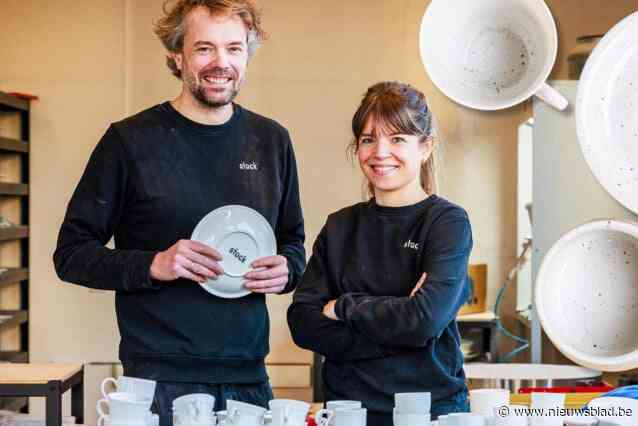 “Die producenten in Portugal verklaarden ons gek”: Sander en Charlotte geven oud servies moderne en duurzame make-over