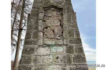 POL-HI: Gedenktafeln vom Kriegerdenkmal entwendet