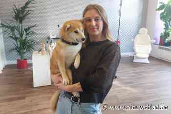 In het nieuwe nagelsalon van Jessie (32) is haar hond Suki er altijd bij: “Ik wil afstappen van de dikke gelnagels”