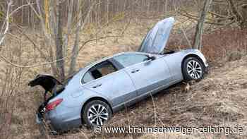 Autounfall bei Gebhardshagen: 77-Jähriger schwebt in Lebensgefahr