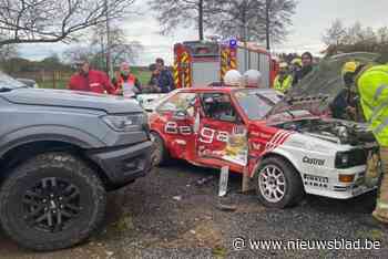 Meteen einde wedstrijd: deelnemer rally raakt betrokken bij verkeersongeval tijdens verplaatsing tussen twee proeven