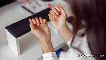 Dieser Nagelhärter von Rossmann wirkt in Sekunden