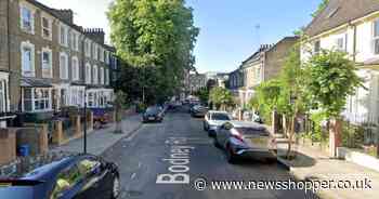 Police seek to trace three men after man stabbed in Hackney