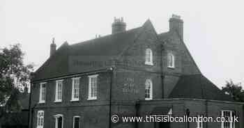 The lost Harold Hill pub that pulled the first pint an hour after getting its licence
