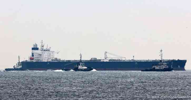 Il mistero dell’esplosione sulla Seajewel, cosa sappiamo: due ordigni, l’armatore finito nella black list di Kiev e le altre 3 petroliere colpite