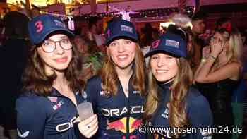 Legendärer Neubeurer Sportlerball lockt zahlreiche Faschingslustige an