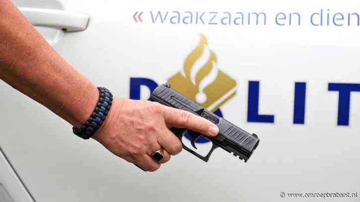 Geschoten bij huis als bewoonster deur open doet