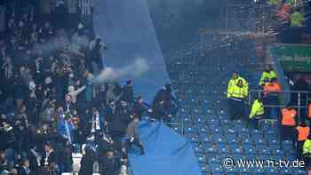 Angst, Verletzungen, Trümmer: Hooligans nutzen bei Hansa gegen Dynamo Leuchtspuren als Waffen