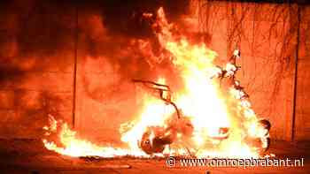 112-nieuws: huurscooter gaat in vlammen op • auto in brand na ongeluk