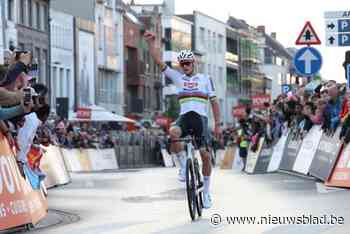 Zowel nieuwelingen als vedetten kleuren verjaardagseditie Dovy Natourcriterium: “We gaan de dinsdagmarkt verplaatsen”