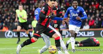 Iraola 'decided not to risk' Evanilson against Wolves with ten men