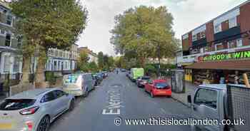 Man in hospital after stabbing in Lower Clapton