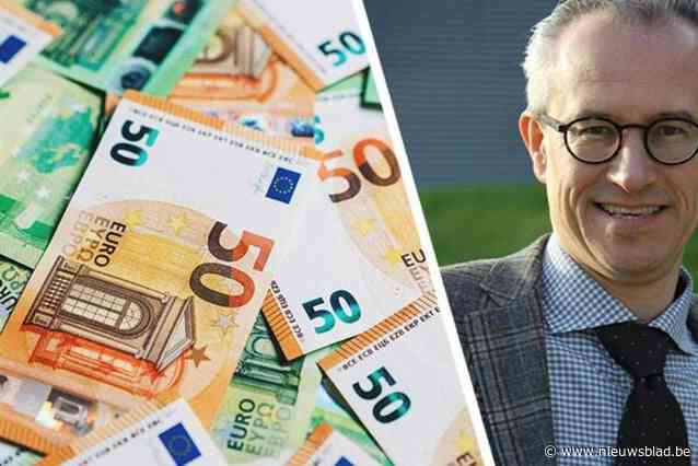 Johan is met jaarloon van 218.000 euro de best betaalde ambtenaar van de Vlaamse overheid: “Ik heb een werkweek van minstens 65 uur”