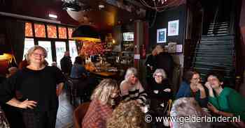Een lach en een traan bij sluiting van iconisch café in Winterswijk: ‘Een mooie chaos’