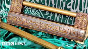 Holy Islamic relics go on display at city hall