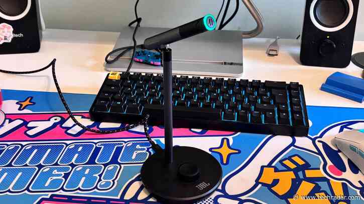 I tried this seriously stylish budget gaming microphone for a week, but its middling sound left me wanting more