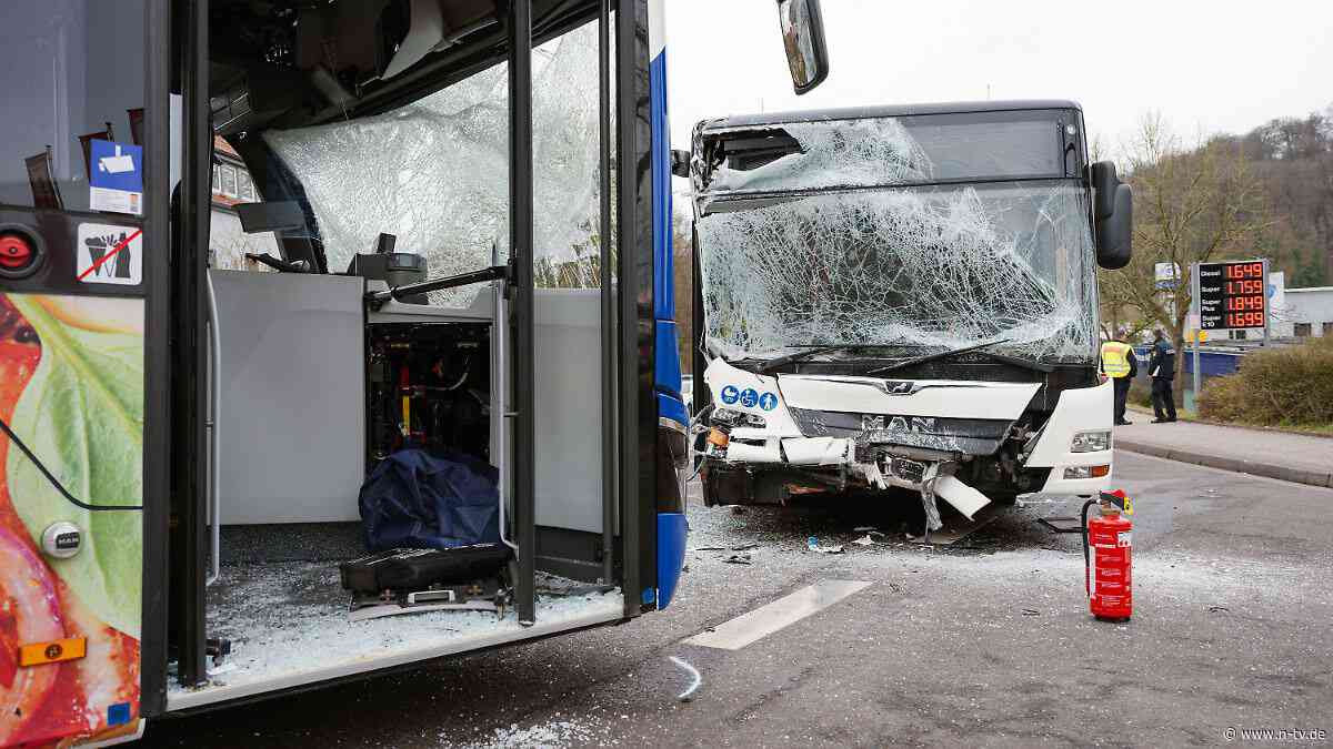 Großeinsatz in Landeshauptstadt: Zwei Busse kollidieren in Saarbrücken - Dutzende Verletzte