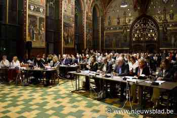 Brugse gemeenteraad wijkt uit naar Provinciehuis Boeverbos wegens defecte stookinstallatie: “Groot deel stadhuis onverwarmd”