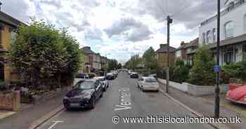 Man dies after Sydenham flat fire