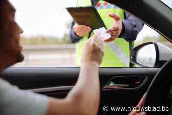 Man riskeert celstraf voor rijden tijdens rijverbod, maar ontkent feiten: “Een vriend reed met de wagen”