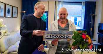 Gerrit uit Aalten wint megabedrag in VriendenLoterij en krijgt Jamai op bezoek