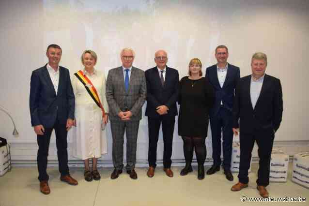 Voormalig burgemeester Lode Morlion gehuldigd tijdens dankfeest