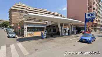 Buco nel negozio in ristrutturazione per rubare la cassaforte del distributore di carburante