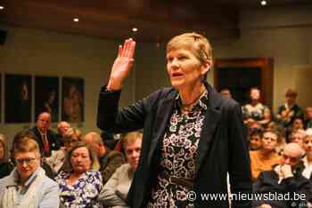 Linda Van Himme neemt tijdelijk voorzitterschap gemeenteraad over: “Yves, vergeet niet dat…”