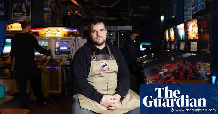 ‘There’s no stress’: gamers go offline in retro console revival