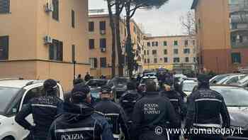 Blitz al Quarticciolo: quartiere cinto d'assedio da duecento agenti