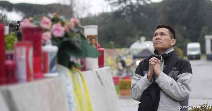 Pope continues recovery, sleeps well as Vatican launches marathon prayers