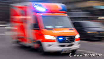 Tölzerin übersieht Stauende: Zwei Verletzte